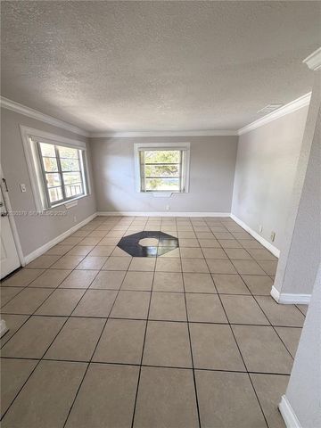 412 Lakeside Dr 223, Margate, FL 33063