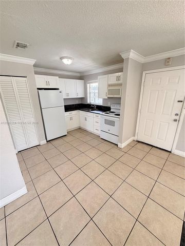 412 Lakeside Dr 223, Margate, FL 33063