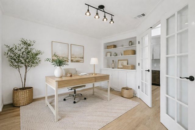 24714 Hunters Hollow Drive, Spring, TX 77380