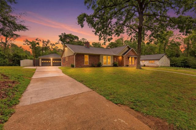 24714 Hunters Hollow Drive, Spring, TX 77380