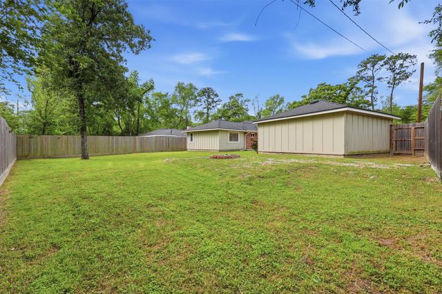 24714 Hunters Hollow Drive, Spring, TX 77380