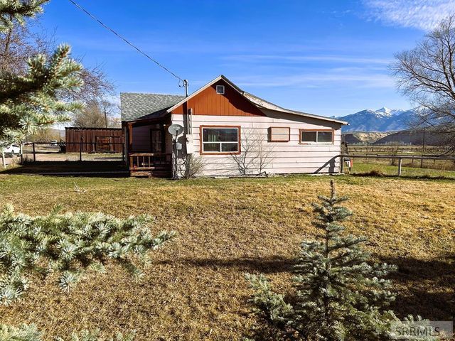 113 N Hwy 93, Salmon, ID 83467