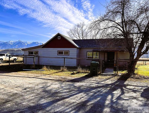 113 N Hwy 93, Salmon, ID 83467