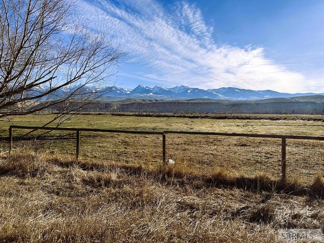 113 N Hwy 93, Salmon, ID 83467