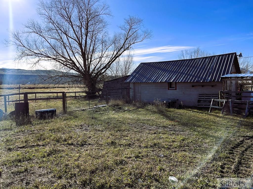 Image 17 of property listing at 113 N Hwy 93, Salmon, ID 83467
