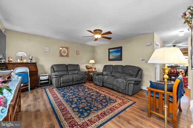 826 E WAYNE AVE, Allentown, PA 18103