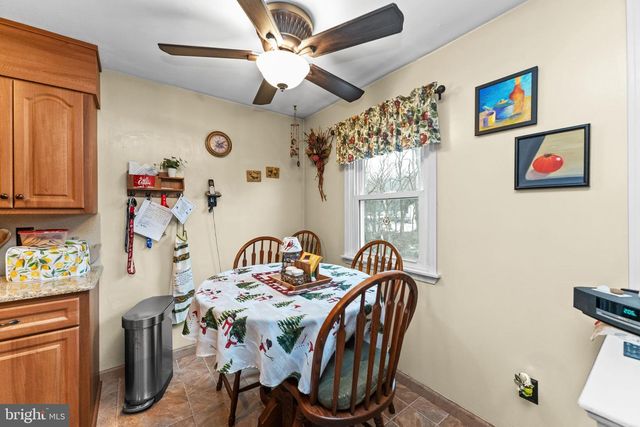 826 E WAYNE AVE, Allentown, PA 18103