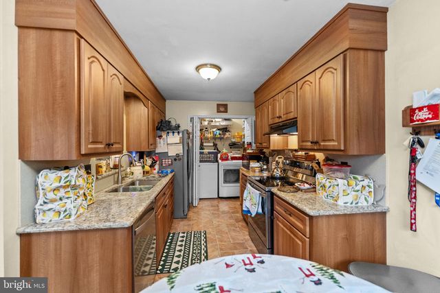 826 E WAYNE AVE, Allentown, PA 18103