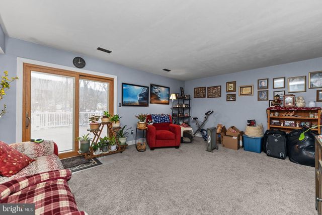 826 E WAYNE AVE, Allentown, PA 18103