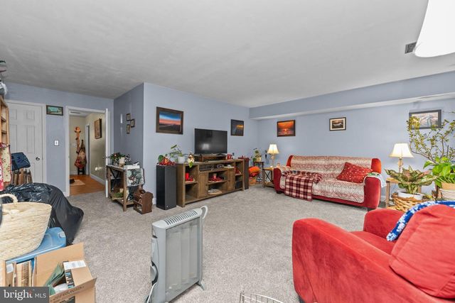 826 E WAYNE AVE, Allentown, PA 18103