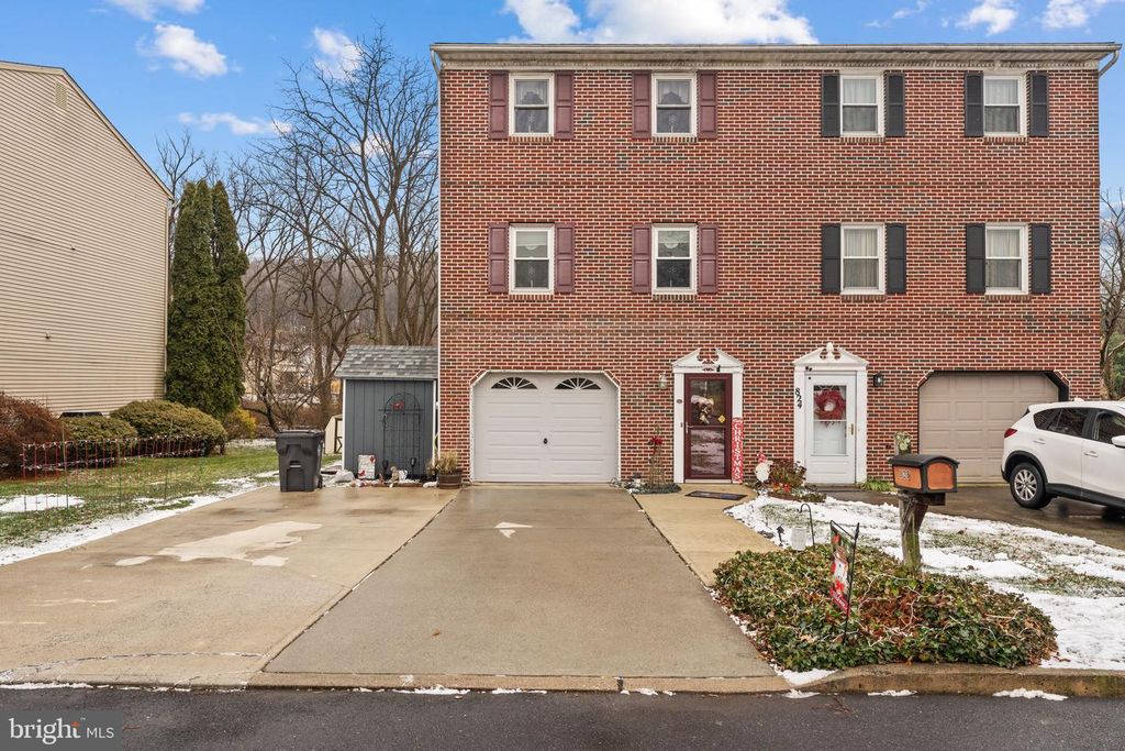 826 E WAYNE AVE, Allentown, PA 18103