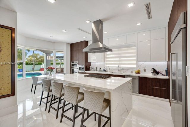 11390 SW 30th Street, Miami, FL 33165