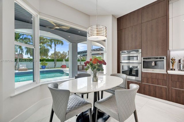 11390 SW 30th Street, Miami, FL 33165