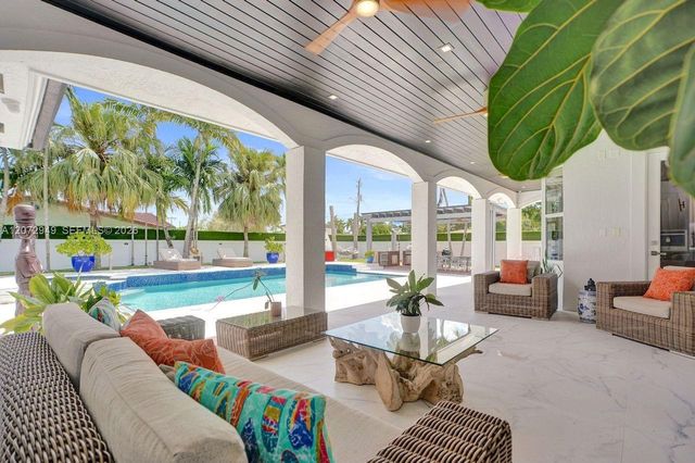 11390 SW 30th Street, Miami, FL 33165