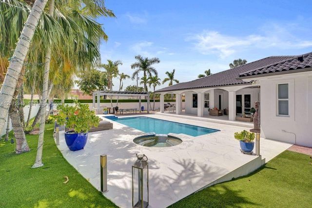 11390 SW 30th Street, Miami, FL 33165
