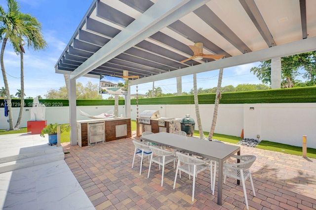 11390 SW 30th Street, Miami, FL 33165