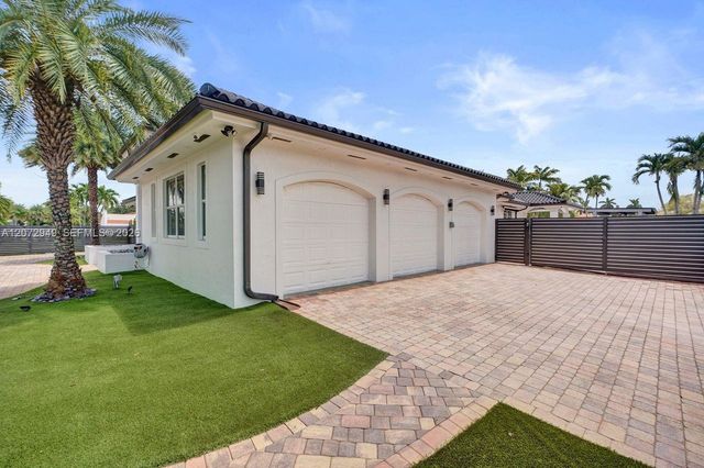11390 SW 30th Street, Miami, FL 33165