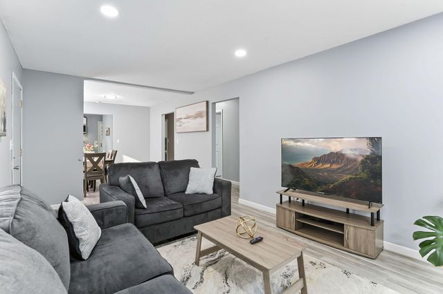 2304 Sheridan Avenue N, Minneapolis, MN 55411