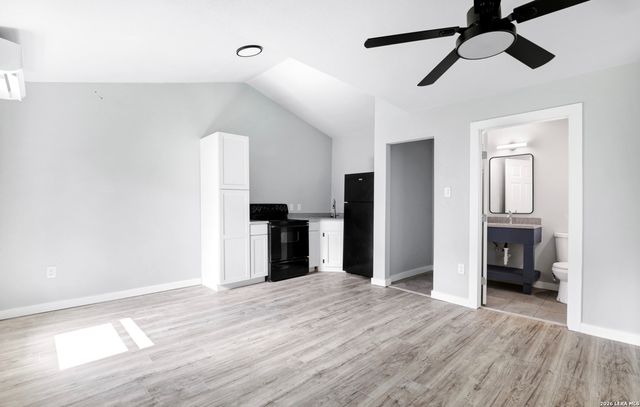 151 Hopi, San Antonio, TX 78211