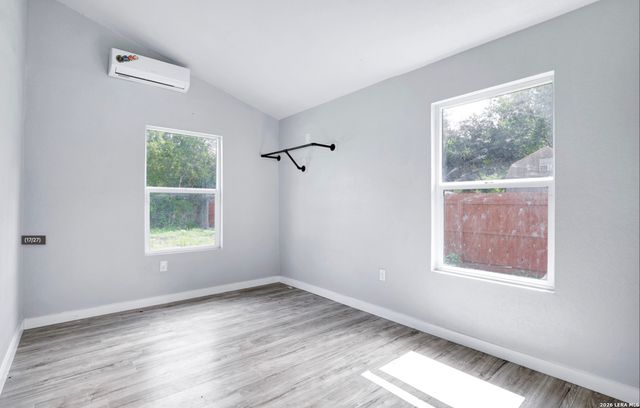 151 Hopi, San Antonio, TX 78211