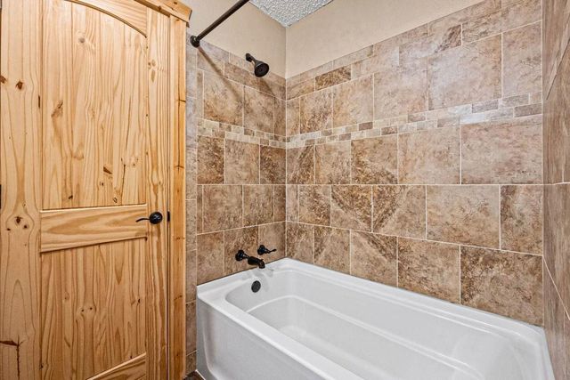 241 Bluff Drive, Livingston, TX 77351