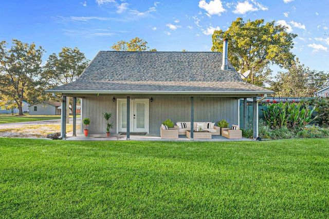 241 Bluff Drive, Livingston, TX 77351