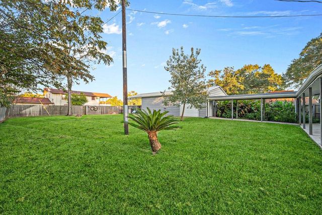 241 Bluff Drive, Livingston, TX 77351