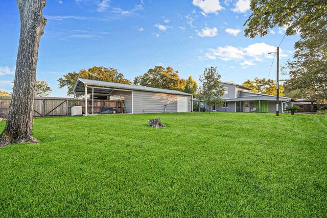 241 Bluff Drive, Livingston, TX 77351