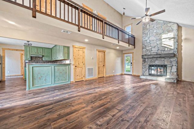 241 Bluff Drive, Livingston, TX 77351