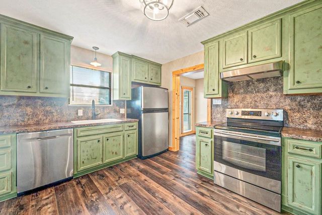 241 Bluff Drive, Livingston, TX 77351