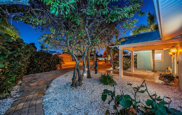 2910 ALTON DRIVE, St Pete Beach, FL 33706