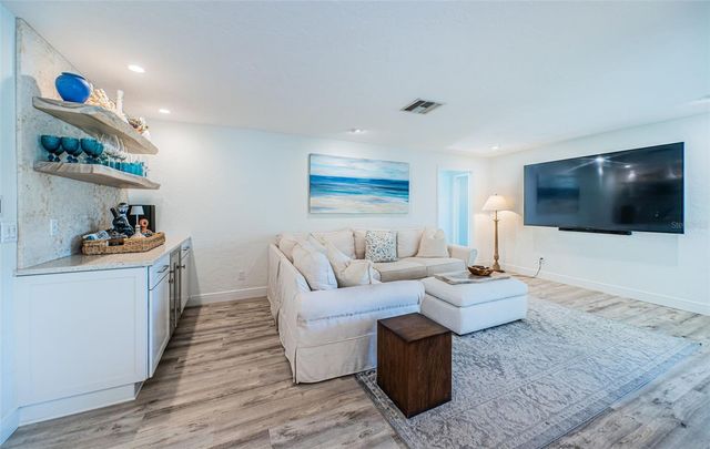 2910 ALTON DRIVE, St Pete Beach, FL 33706