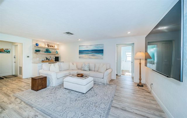 2910 ALTON DRIVE, St Pete Beach, FL 33706