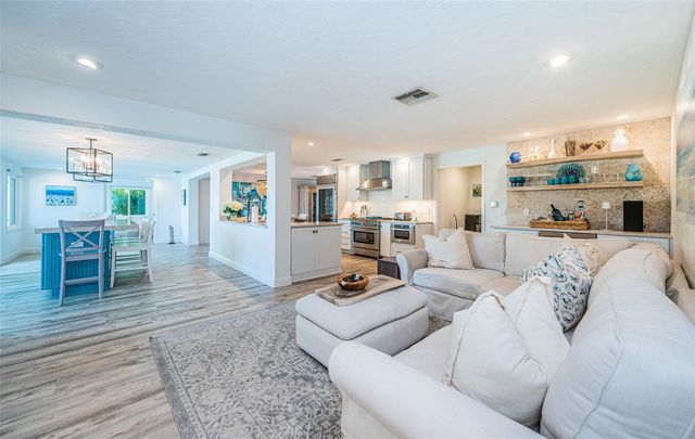 2910 ALTON DRIVE, St Pete Beach, FL 33706