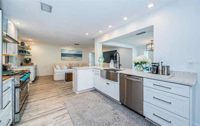 2910 ALTON DRIVE, St Pete Beach, FL 33706