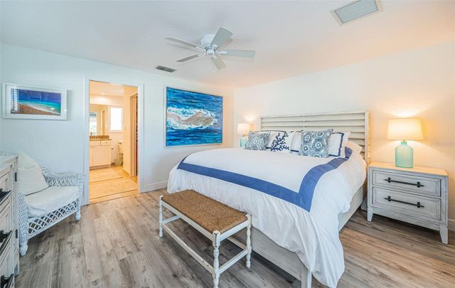 2910 ALTON DRIVE, St Pete Beach, FL 33706