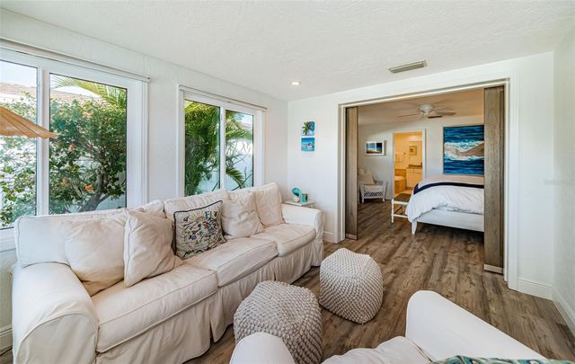 2910 ALTON DRIVE, St Pete Beach, FL 33706