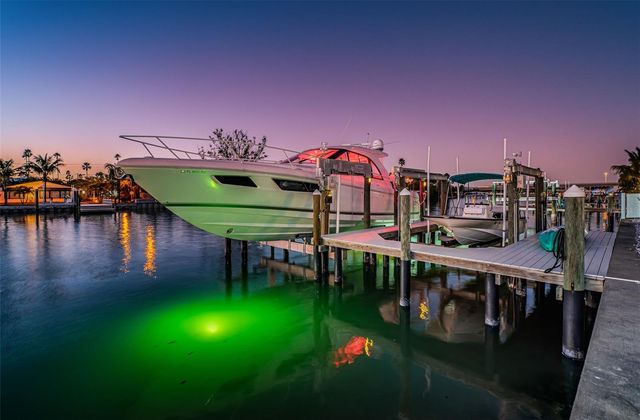 2910 ALTON DRIVE, St Pete Beach, FL 33706