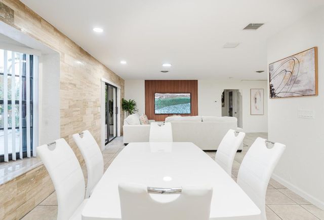 1016 NE 26th Avenue 1016, Pompano Beach, FL 33062