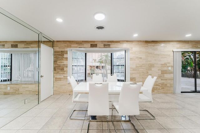 1016 NE 26th Avenue 1016, Pompano Beach, FL 33062