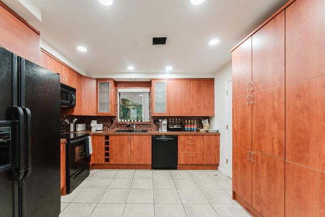 1016 NE 26th Avenue 1016, Pompano Beach, FL 33062