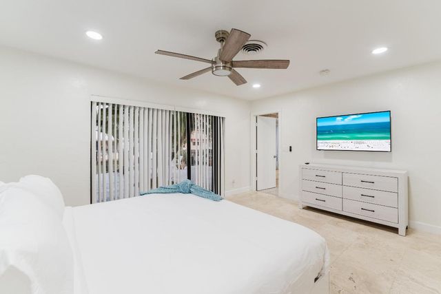 1016 NE 26th Avenue 1016, Pompano Beach, FL 33062