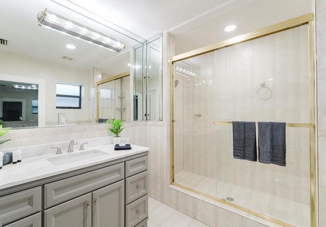 1016 NE 26th Avenue 1016, Pompano Beach, FL 33062