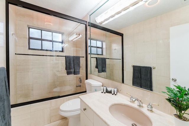 1016 NE 26th Avenue 1016, Pompano Beach, FL 33062