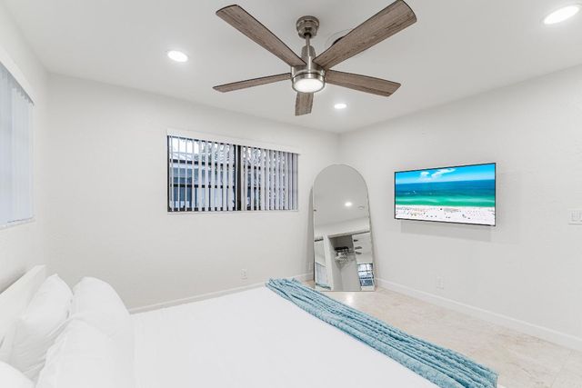 1016 NE 26th Avenue 1016, Pompano Beach, FL 33062