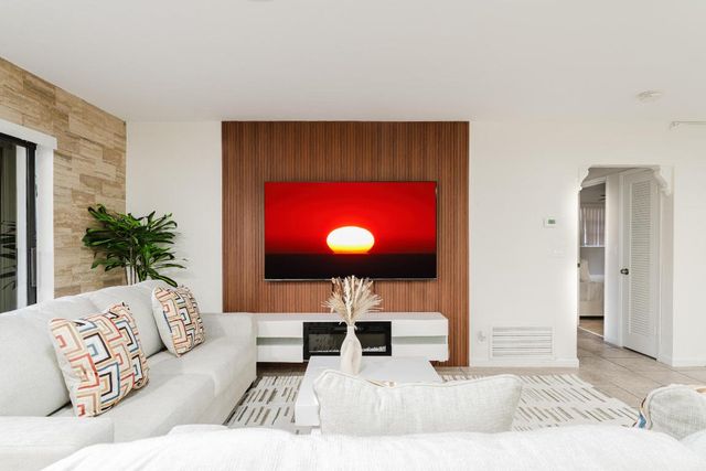 1016 NE 26th Avenue 1016, Pompano Beach, FL 33062