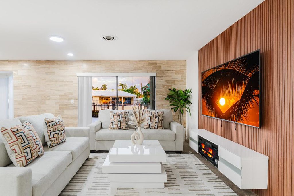 1016 NE 26th Avenue 1016, Pompano Beach, FL 33062