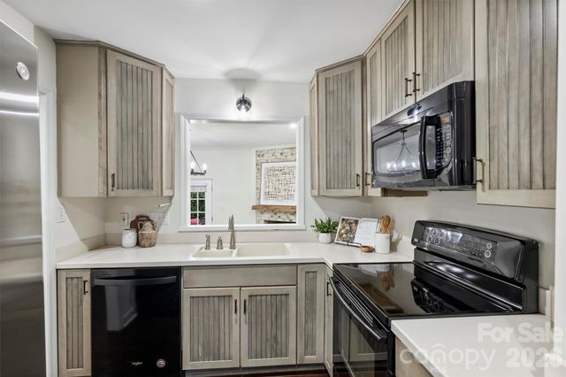 520 N Poplar Street I, Charlotte, NC 28202