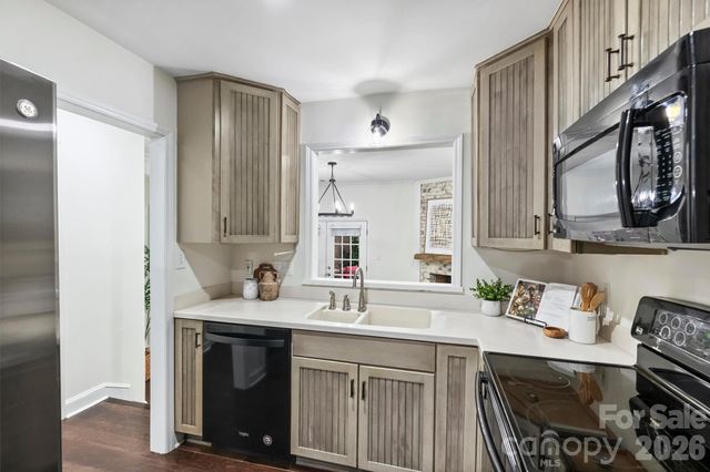 520 N Poplar Street I, Charlotte, NC 28202