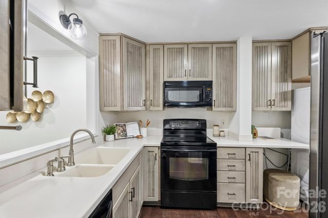 520 N Poplar Street I, Charlotte, NC 28202